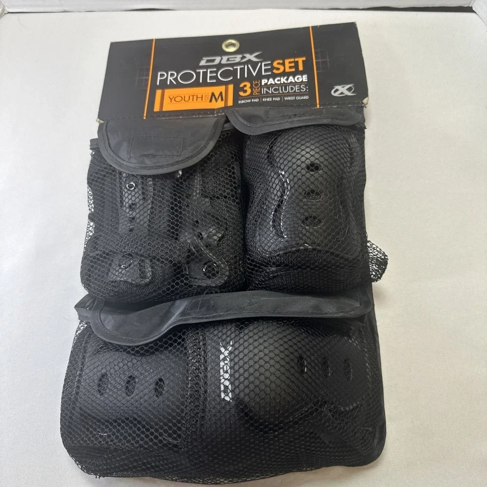 DBX Protective Set Youth Size M‎ Elbow & Knee Pads & Wrist Guard Black Brand New